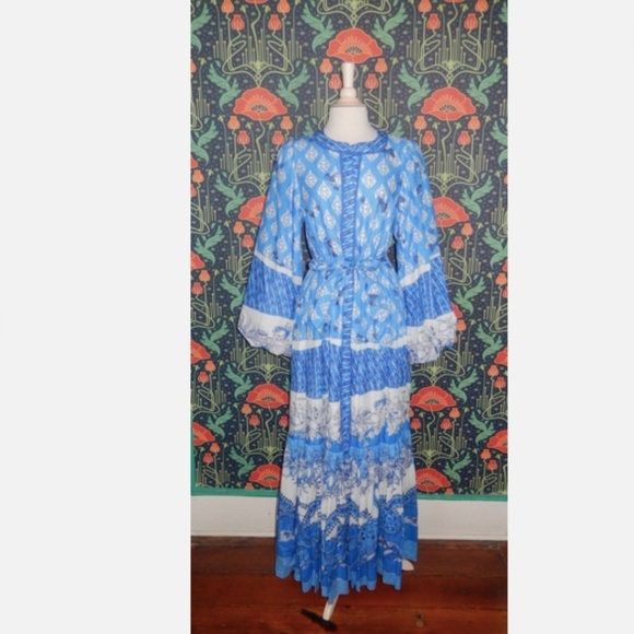 A Loves A Blue Hummingbird Border Print Balloon Sleeve Maxi Dress - Picture 2 of 6